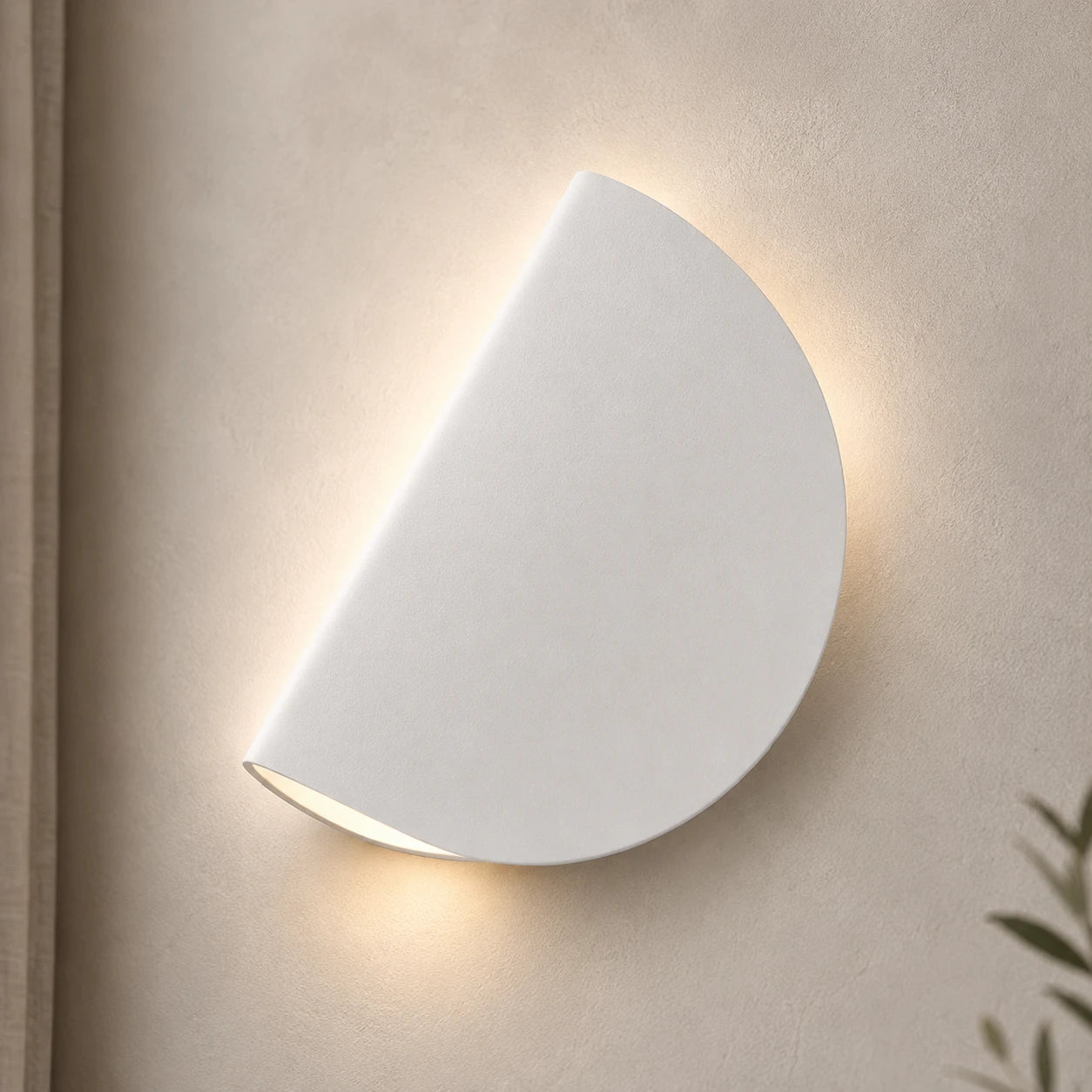 Rotating Half-Disc Modern Wall Light